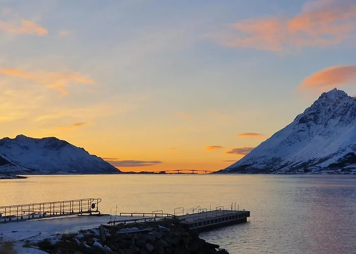 By Fjords And Mountains, Pictures Coming Appartement
